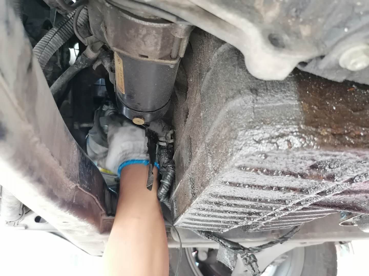 34万公里的GL8老陆尊维修空调艰难历程，冷媒泄漏、压缩机磨损