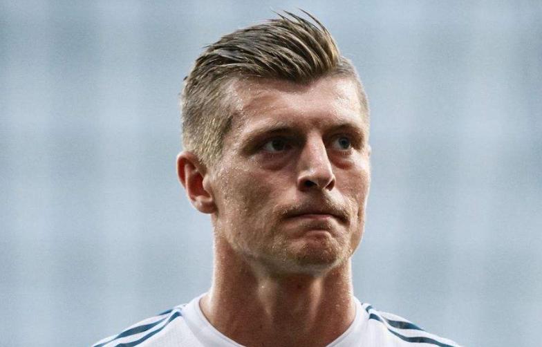 足坛最厉害的球员梅西,足坛最强前锋皇马巨星梅西c罗