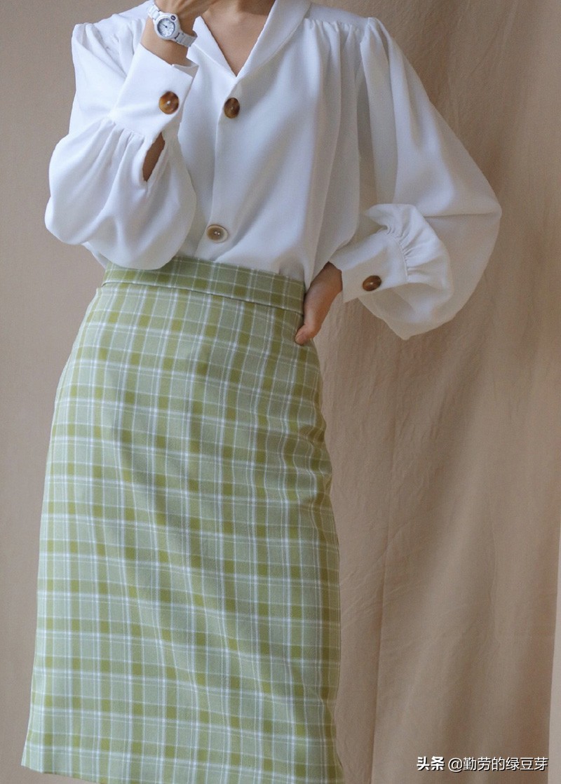 春夏秋冬服装搭配合集,春夏服装搭配总结