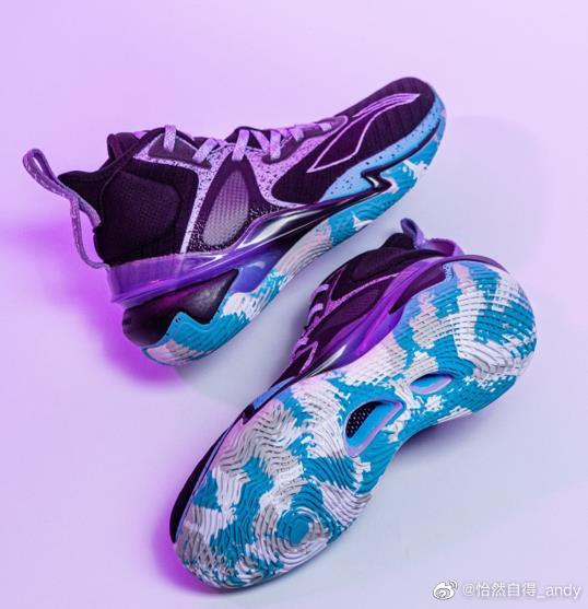 童鞋装碳板，配置高过耐克PG4，李宁真有你的