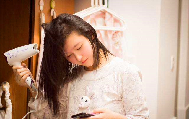 和舍友关系不好他还来借你东西,室友借你东西不想借是为什么