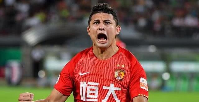 2020为祖国加油披上战袍,国足归化球员爱国