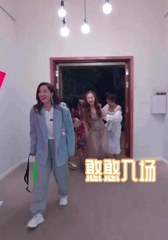 港星郑希怡,本就不富裕的家庭雪上加霜流行语