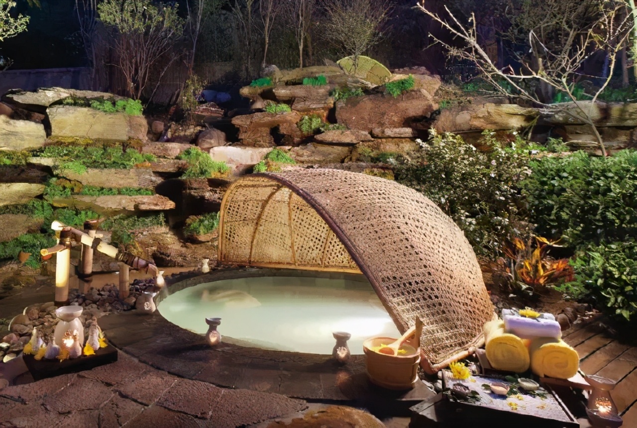 十二月份去云南好玩吗,4月去云南哪里人少景色又好