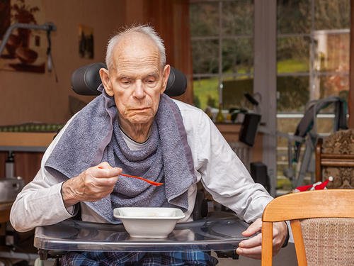 帕金森的饮食要注意哪些,帕金森病人平时的饮食注意事项
