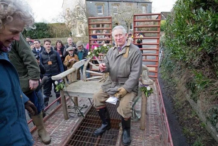 英国王室是怎样赚钱的,英国王室家庭收入