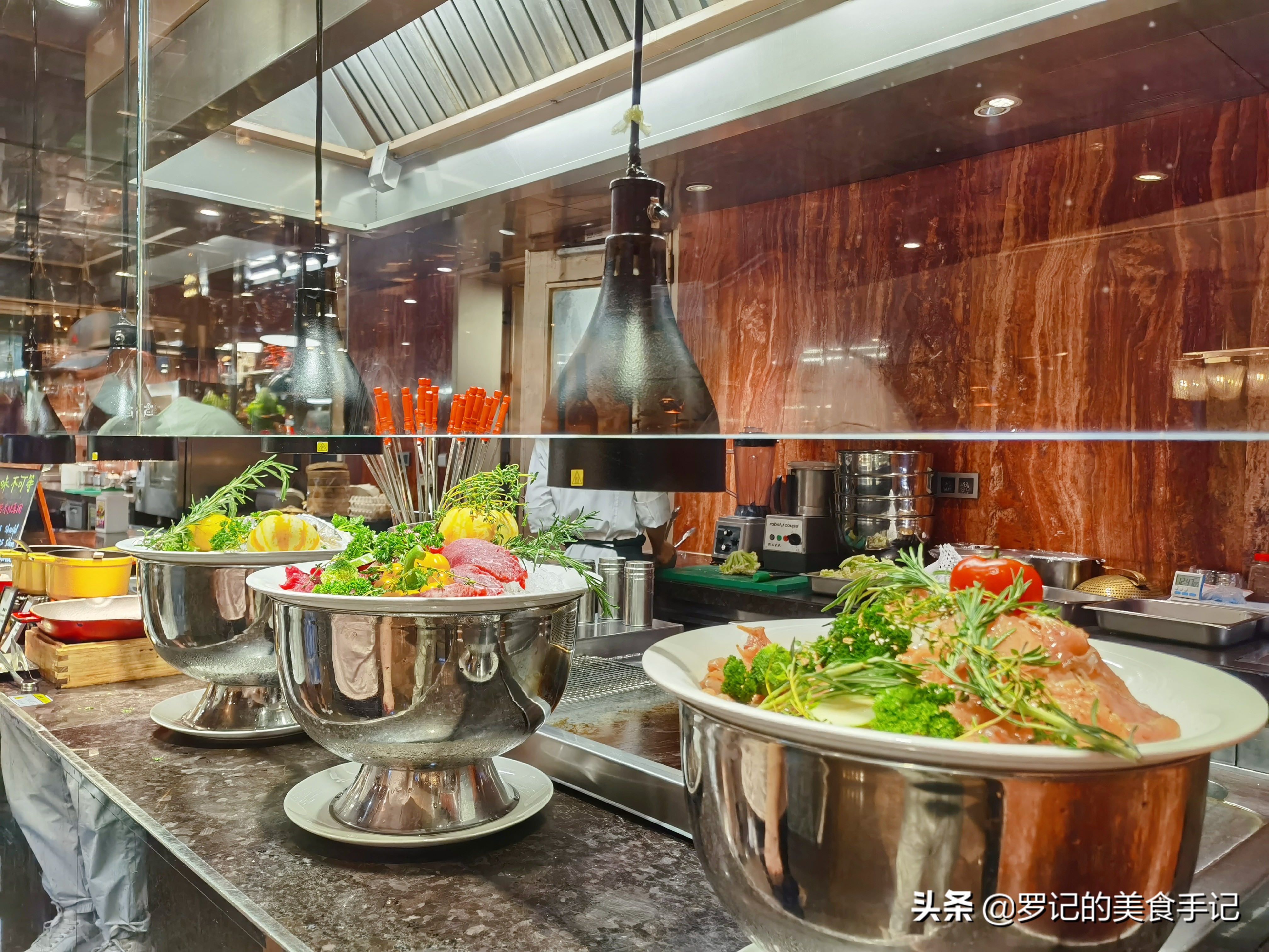 广州白云机场希尔顿自助餐,广州希尔顿酒店自助餐多少钱一人