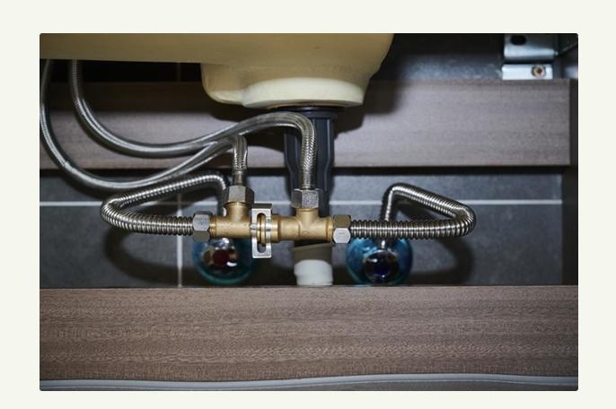 装了回水管为什么还是不能零冷水,回水管不用泵怎么做到秒出热水