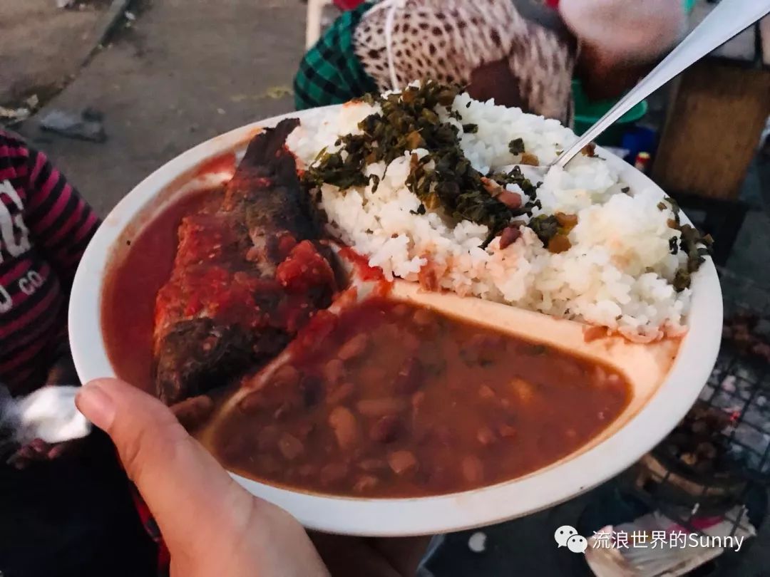 流浪非洲，乘坐中国援建火车去赞比亚，满满的亲切