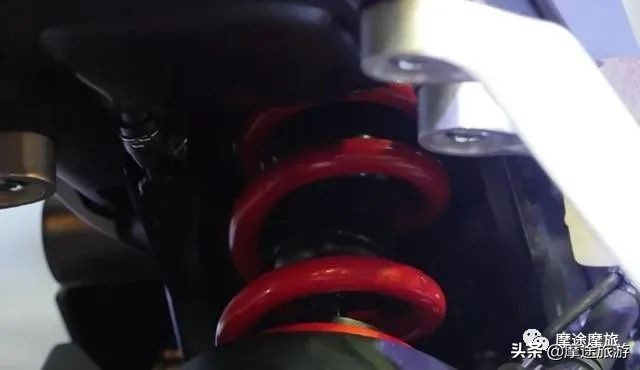 望江cb150r和本田cb190,本田cb150r好还是雅马哈mt15好