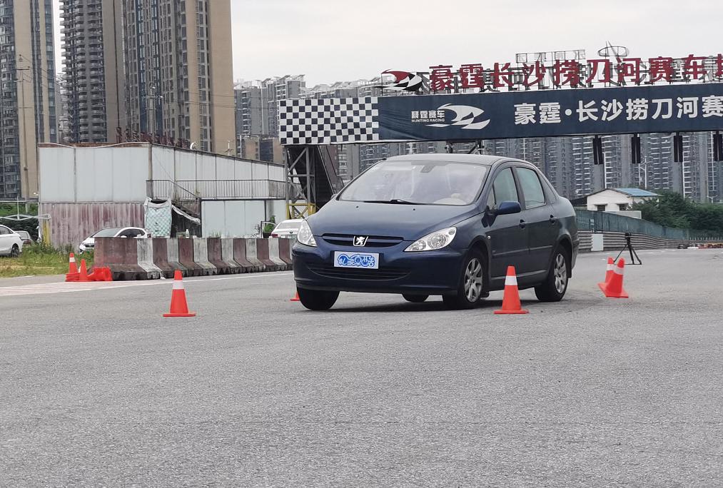 东风标致307小狮子,04款标致307