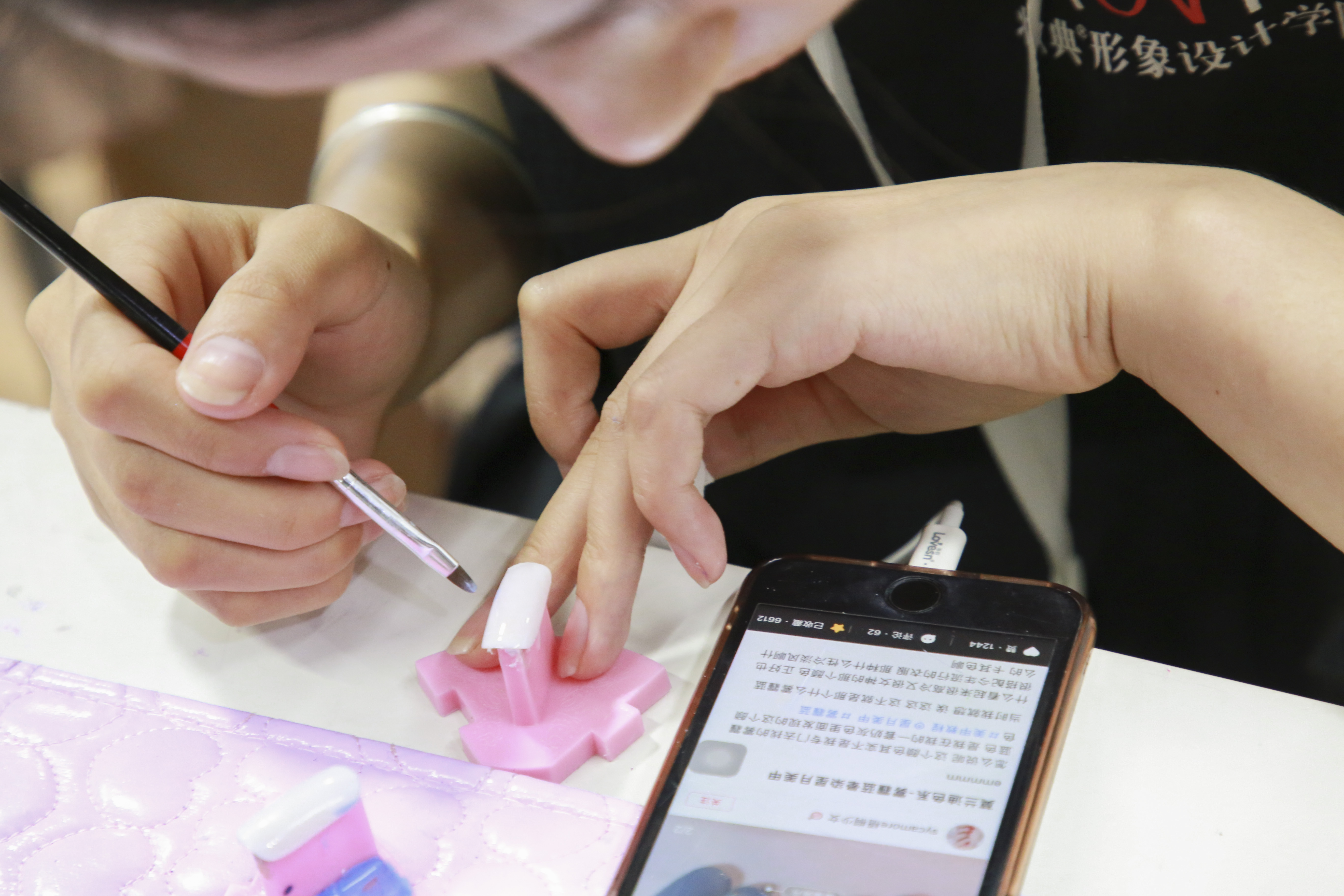 学美甲有多难,美甲师要学些什么