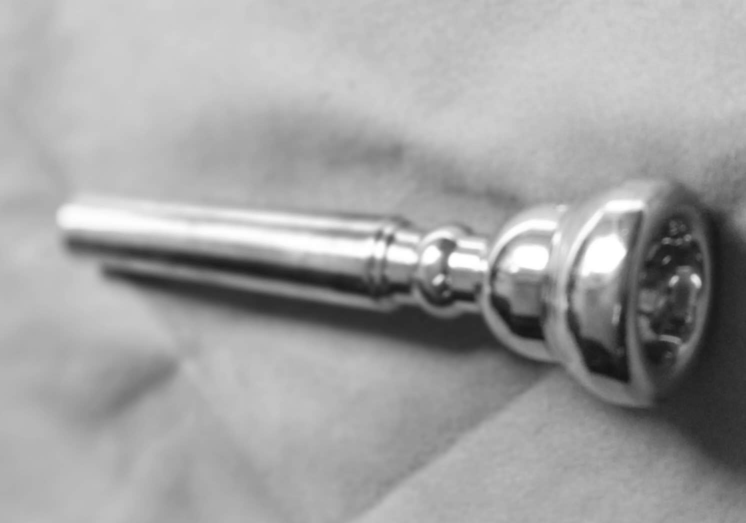 铜管乐器介绍及演示,铜管乐器中号吹奏指法