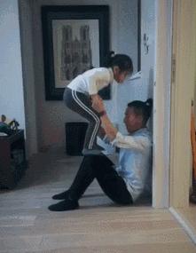 九个月亲子互动小游戏锻炼大脑,不出门在家玩的亲子小游戏