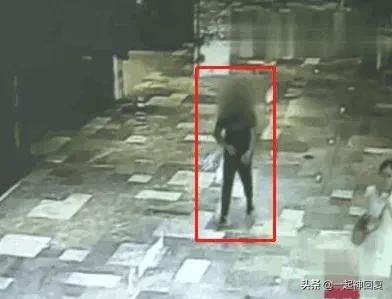 从体内取出17cm的异物,到底有多累