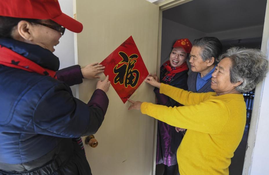 “你剁肉吵到我孩子午睡了”，邻居当面质问，家长的回怼大快人心