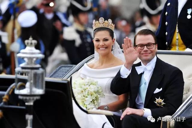 英国女王戴的超级超级珍贵的王冠,各国女王加冕皇冠图片