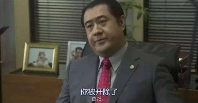 李佳琦被“女助理”给坑惨了:那些爱占便宜的年轻人,真的很掉价…