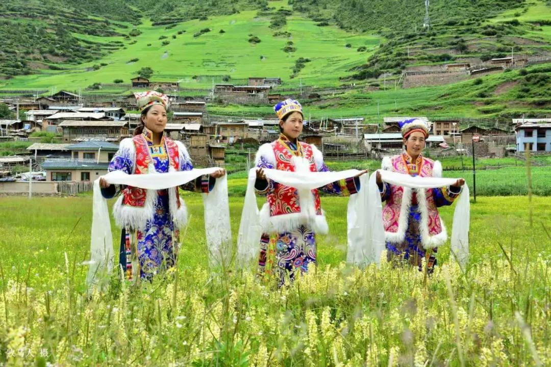迭部下迭服饰介绍,迭部服饰