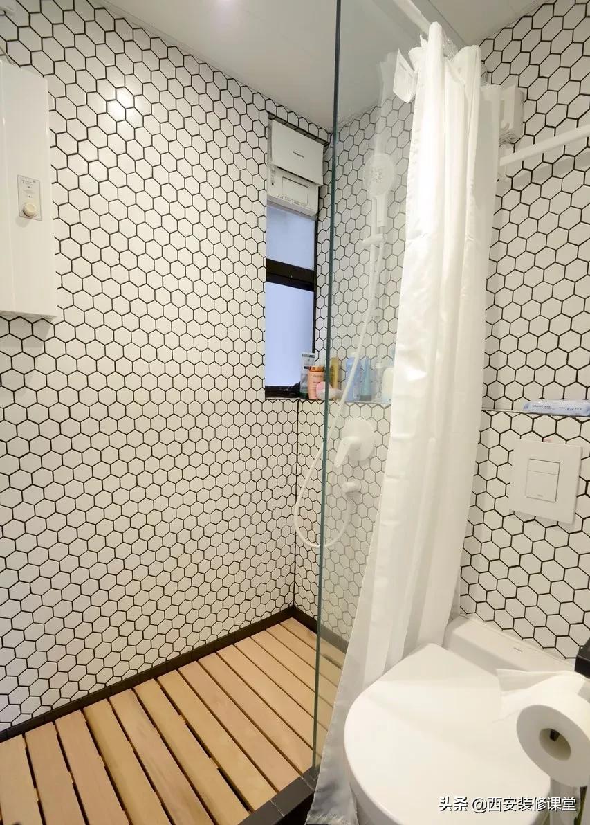 卫生间淋浴隔断用玻璃门还是浴帘,软装隔断卫生间淋浴区装修效果图