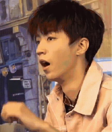 王俊凯打哈欠,王俊凯打哈欠的样子