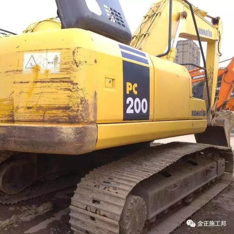 挖掘机屁股刮花技巧,挖掘机屁股怎么修复