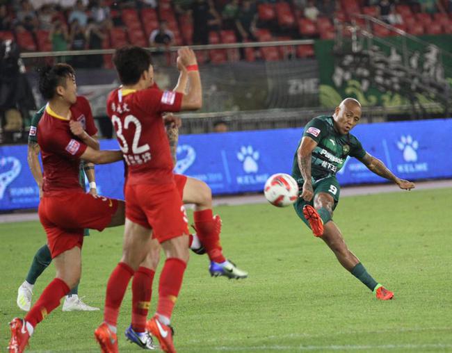 浙江绿城战胜上海上港,杭州绿城一分钟两世界波绝杀