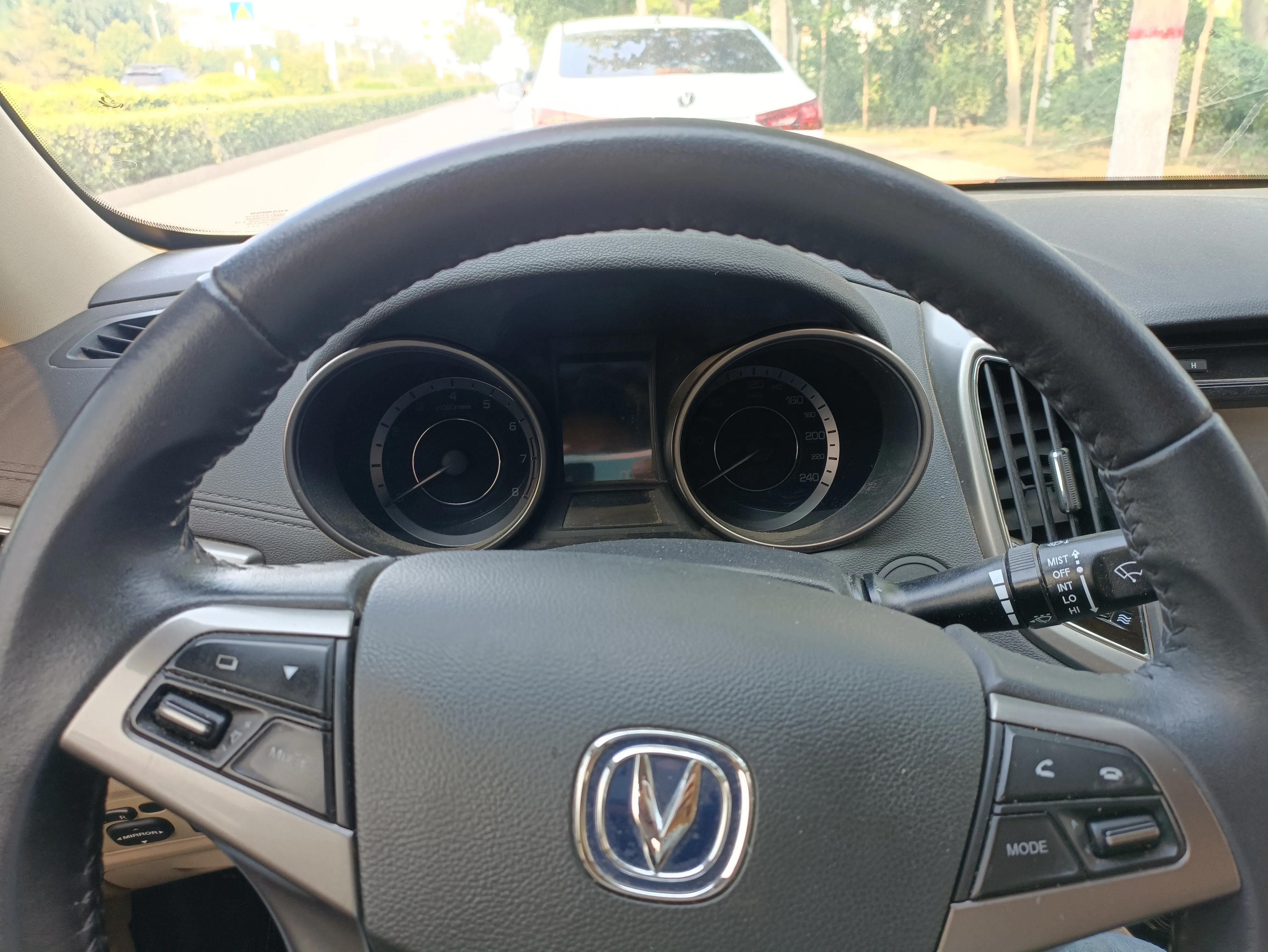 2015款逸动外观内饰整备,长安逸动2016款骏酷型评测