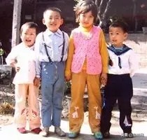 曾经这种衣服在六安夏天人手一件，穿过的都老了