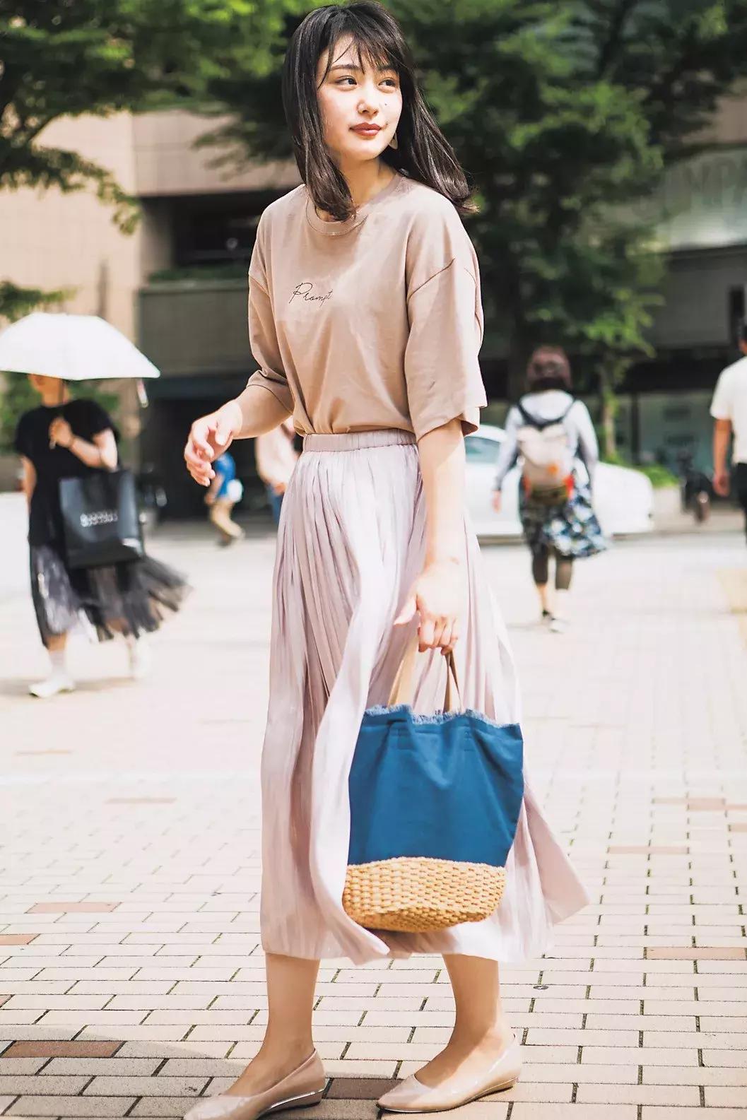 日杂时尚街拍美女,街拍日杂美女穿搭