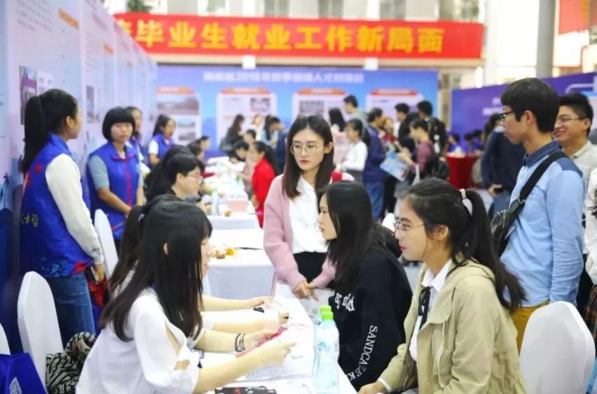 未来十年女生很吃香的专业，收入高且发展好，家有女儿可留意