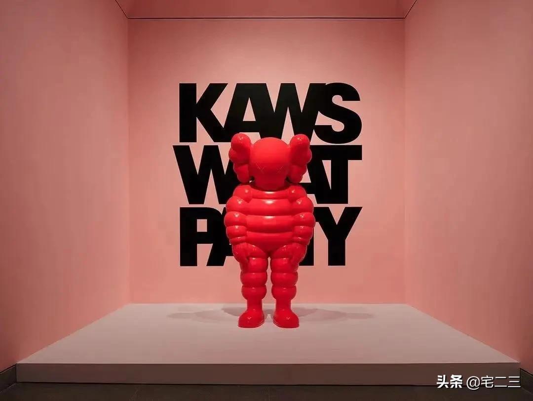 从KAWS、村上隆到草间弥生,为什么潮玩艺术也进军家居界了?