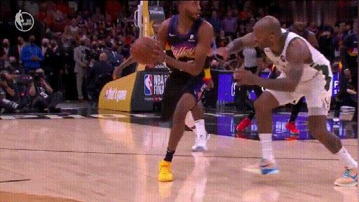 保罗恶意犯规字母哥,裁判解释驱逐字母哥原因