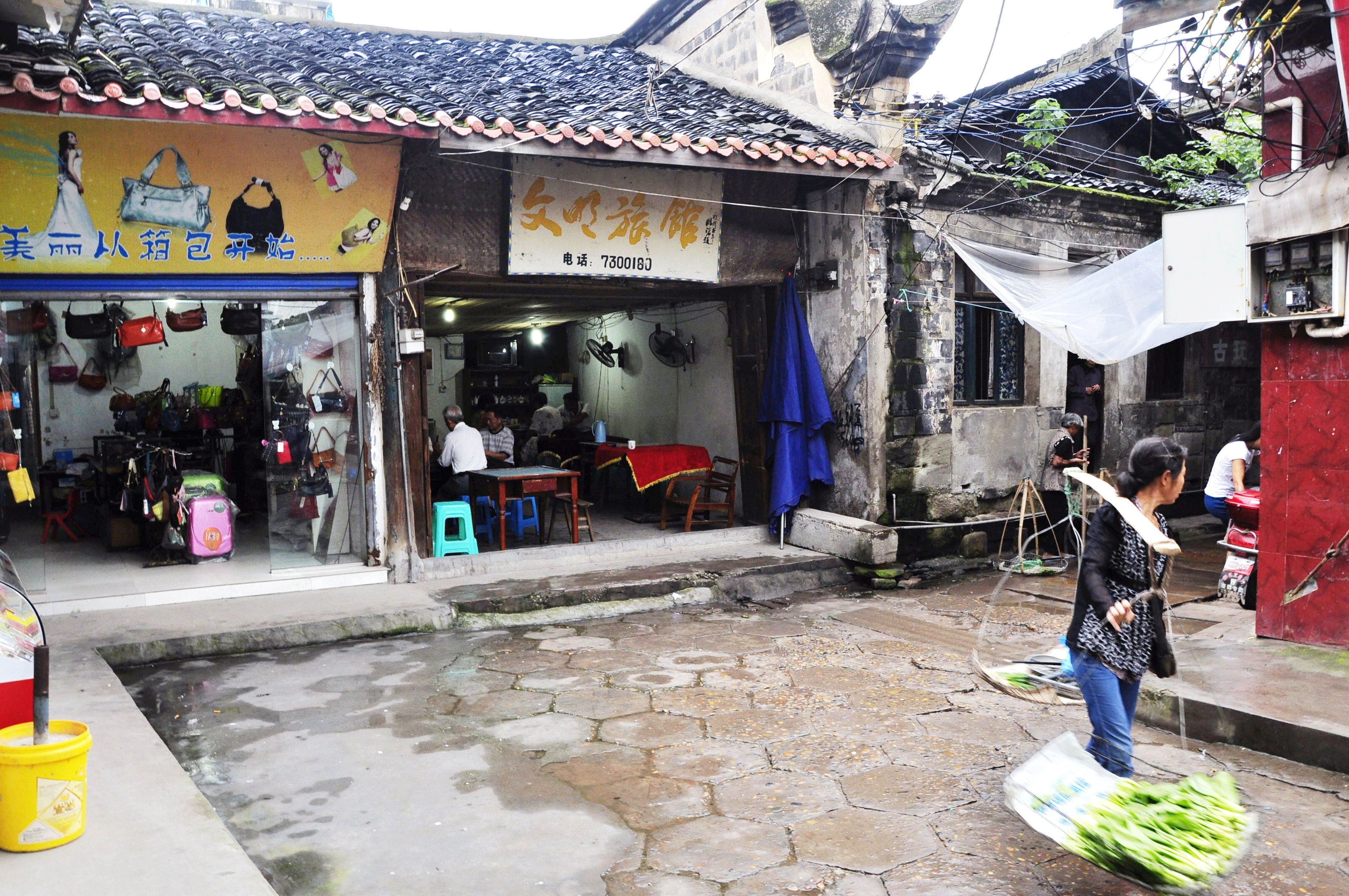 牛佛烘肘吃出梁山好汉的气魄