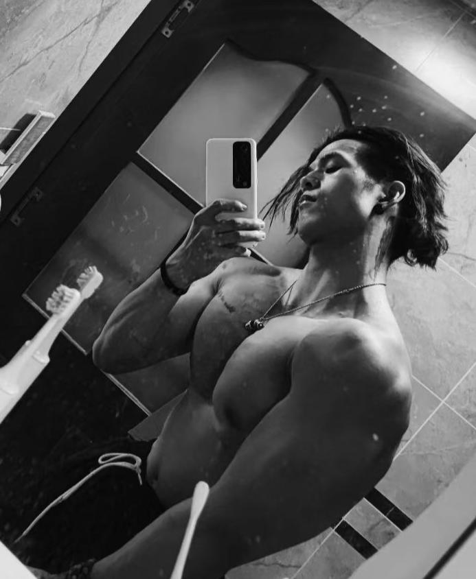 97年小伙长相成熟,97年小伙长相帅气