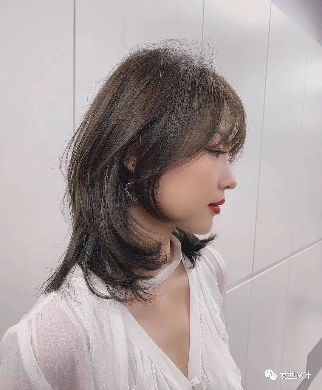 发型女2020流行发型中长发木马卷,直发型女2020流行发型中长发减龄
