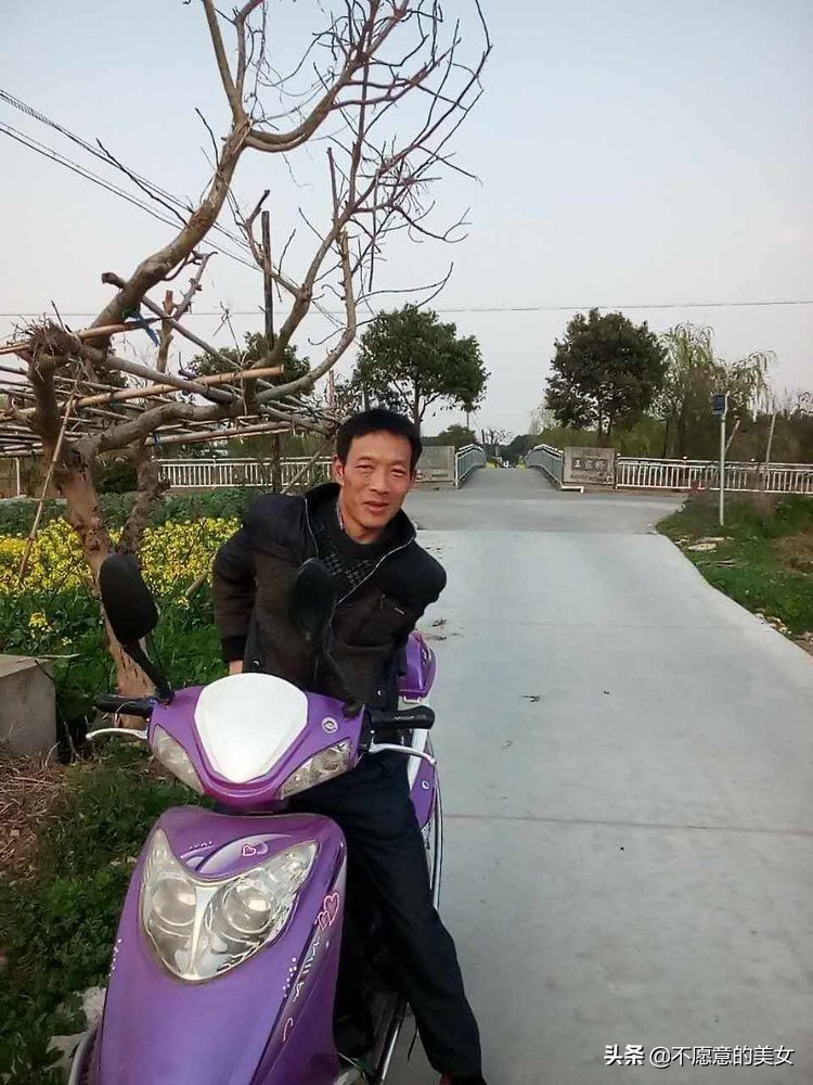 可爱的少妇自拍越来越丰满越来越成熟了