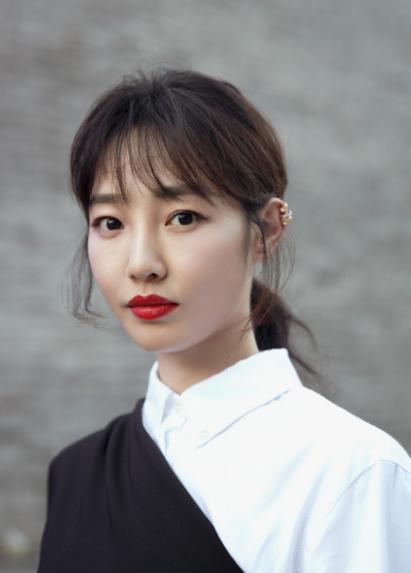 片酬500万，却欠30万成被执行人，王珞丹这几年到底经历了什么？