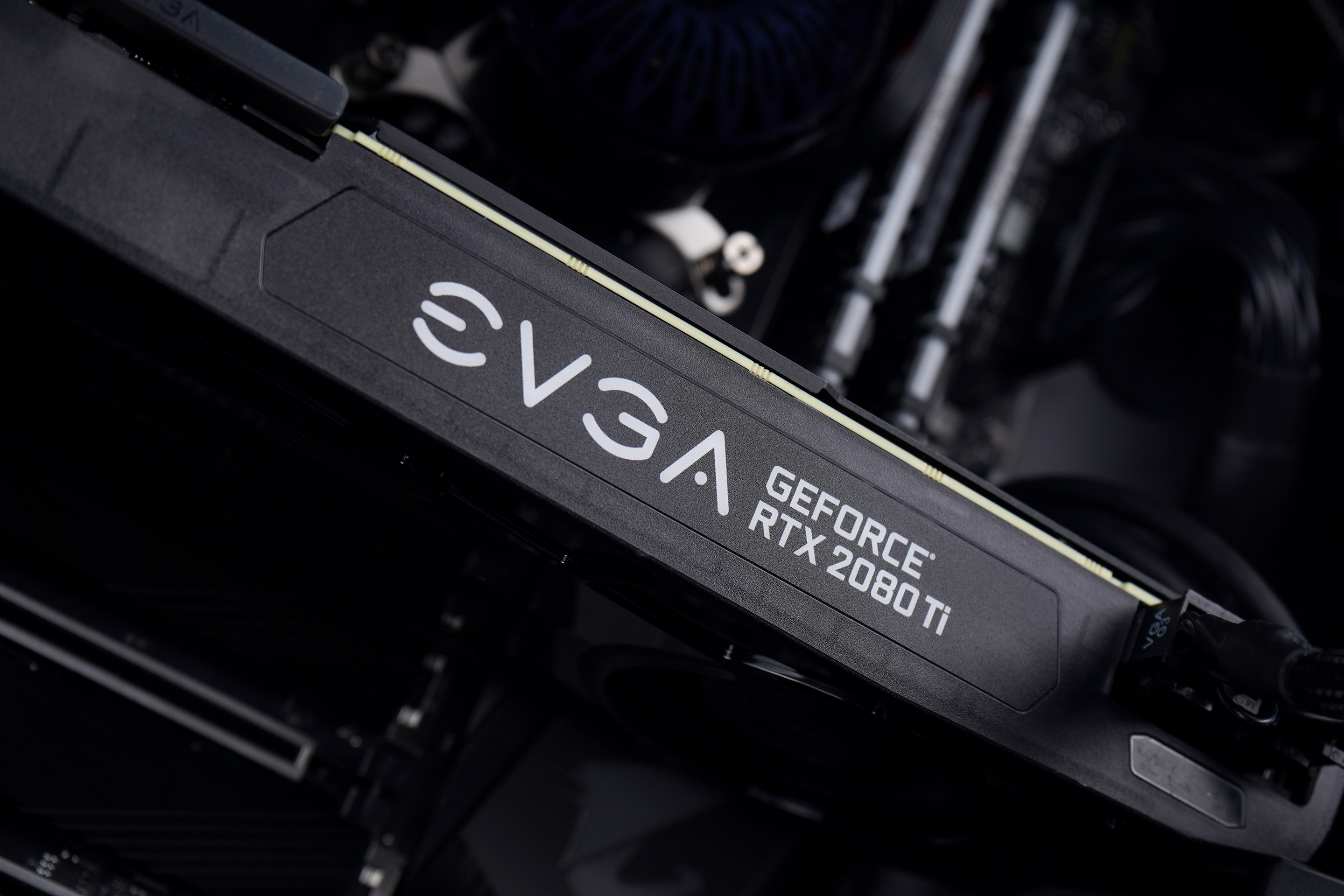 外星人游戏主机值得买吗 (有主机的外星人游戏本)