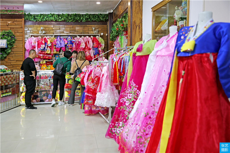 中国游客朝鲜购物,朝鲜首都平壤的商店