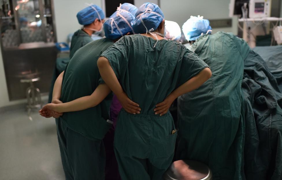 女人做内检遇到男医生怎么办,妻子做内检是男医生你们能接受吗