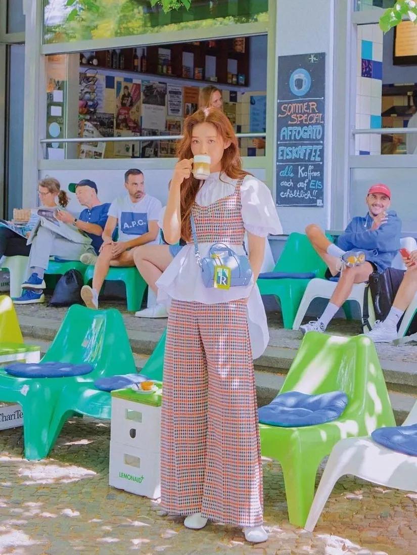 jennie穿搭冬香奈儿,求jennie同款衣服