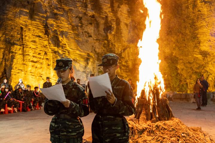 宜昌这个地方产美女，有一个大家都认识，现在还能让熊孩子涨知识