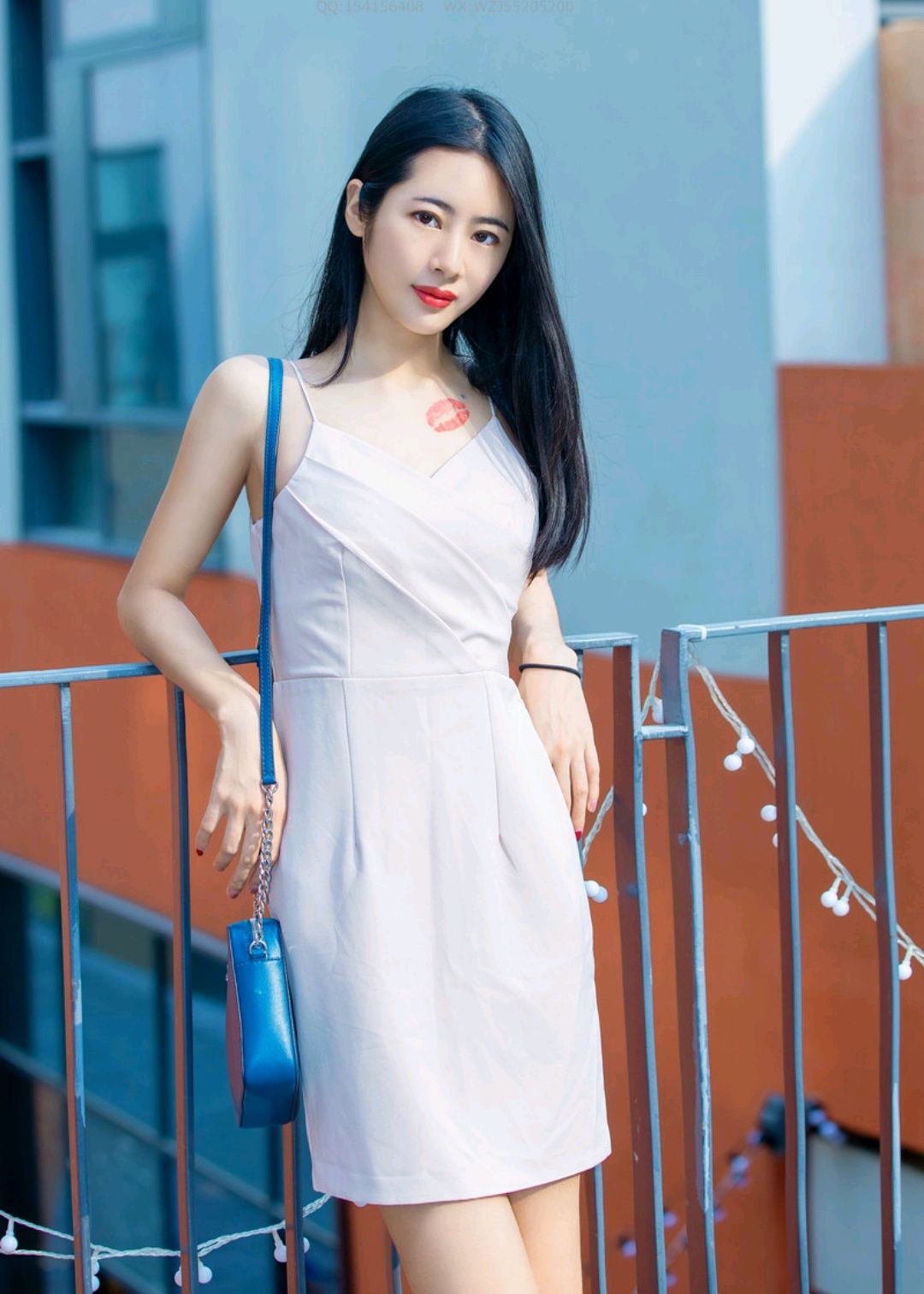 拿相机拍照怎么拍好看,拿照片拍照怎么拍