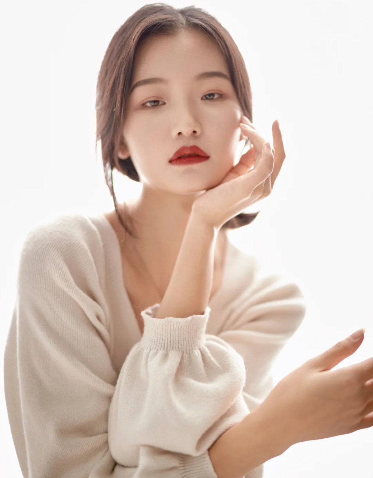 适合方脸的发型教程贵气有气质,短方脸的女生怎么矫正