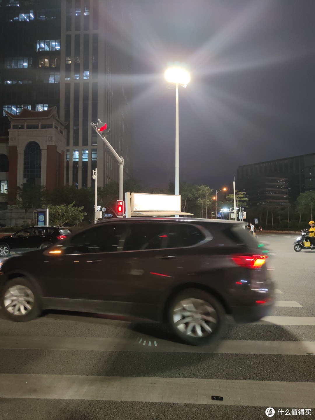 索尼imx766怎么样,realmegtneo2对比realme大师探索版