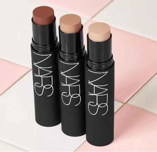 粉底液芭比波朗测评,阿玛尼和芭比波朗粉底液哪个好用