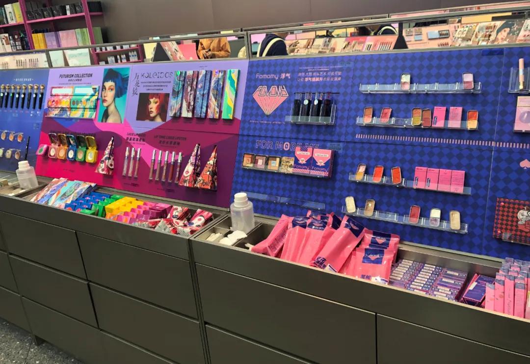 同样是嘴碎，屈臣氏导购为什么会输给李佳琦？