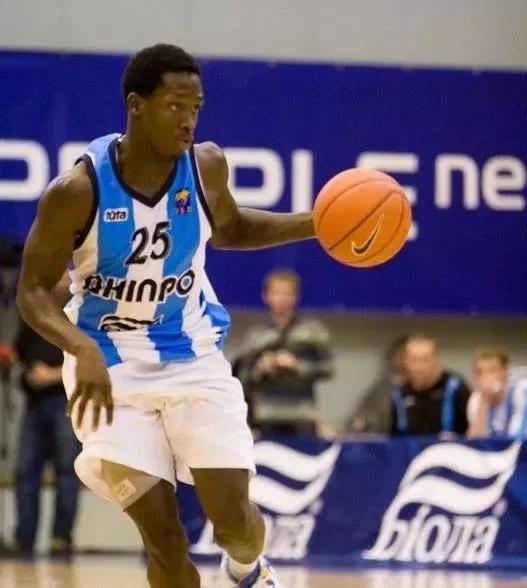 贝弗利艾伦,贝弗利和他的兄弟们