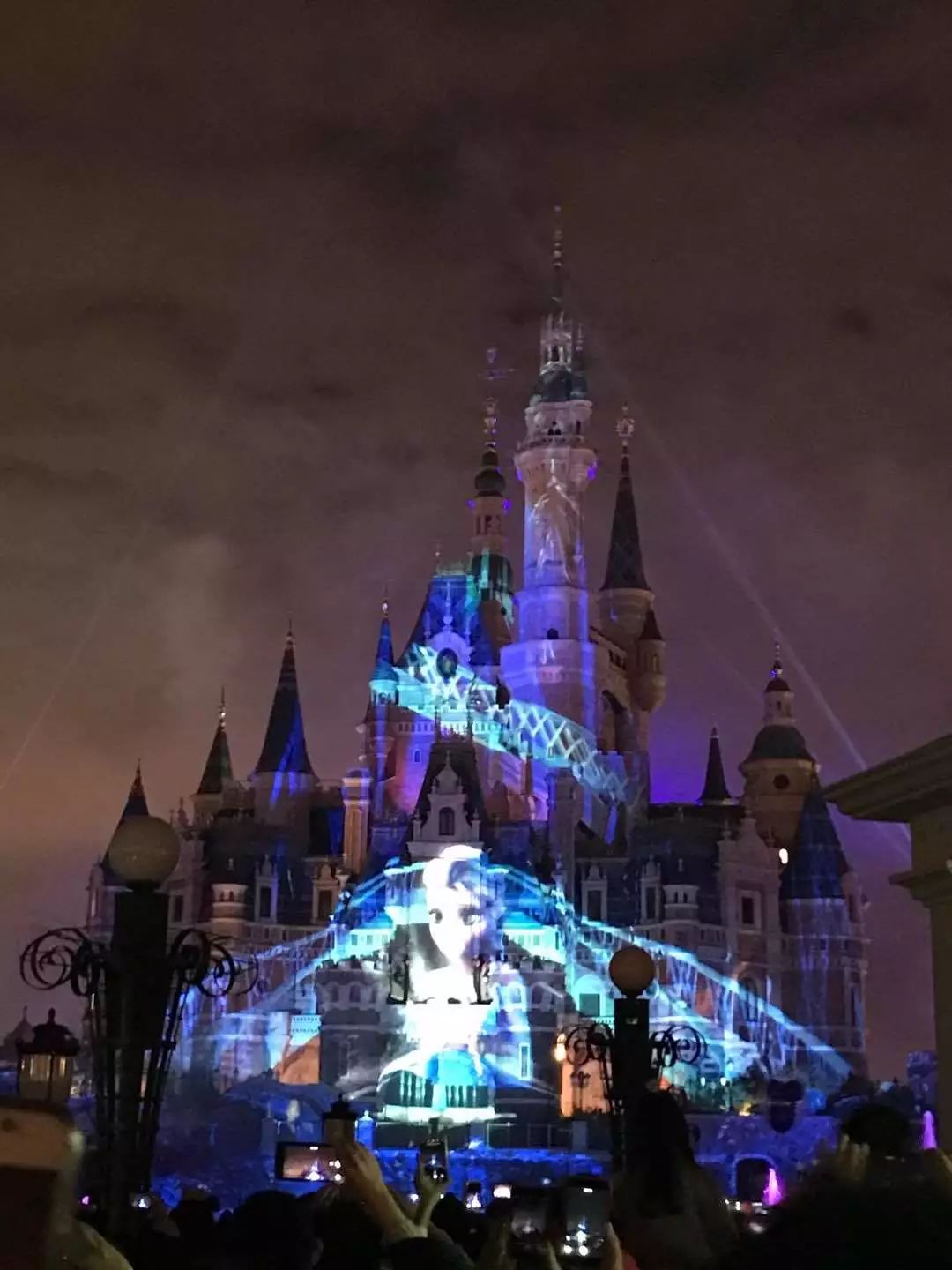 迪士尼必打卡的十个地方,打卡迪士尼纯玩三日